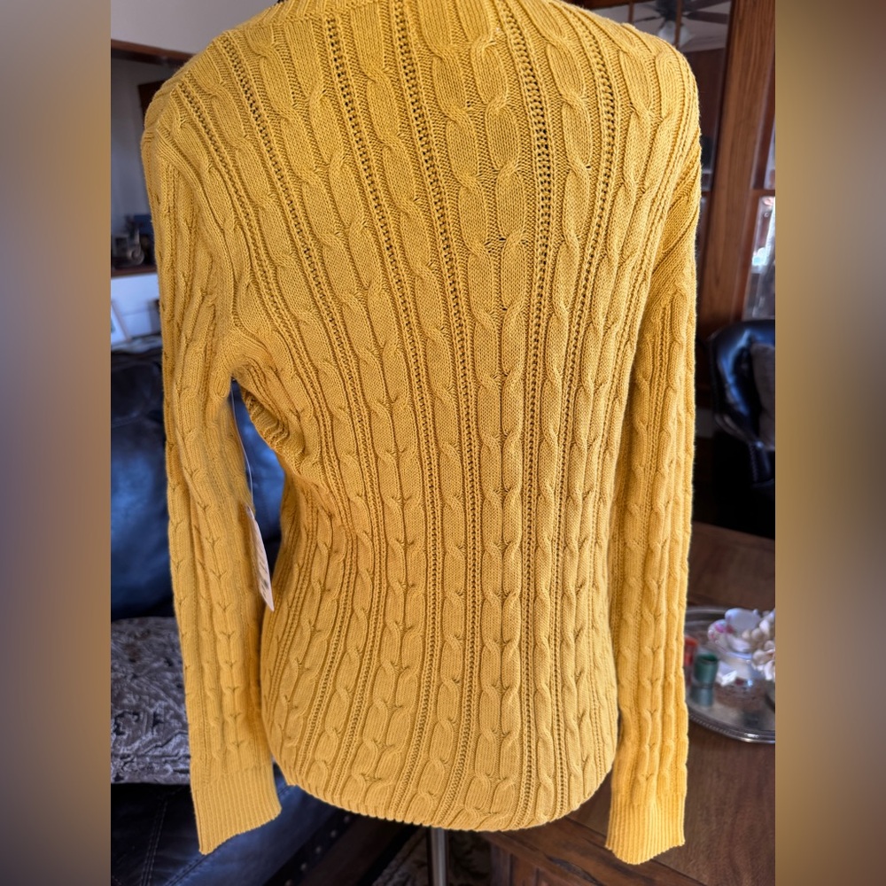 St. John’s Bay Cable Knit V-Neck Sweater Women’s Small NWT Tawny Olive - Picture 5 of 11